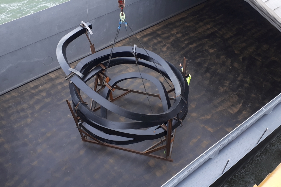 Művészeti alkotás a hajóban