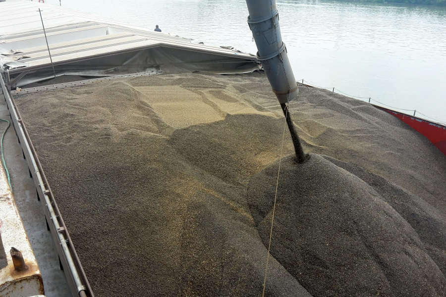 Ömlesztett áru rakodása